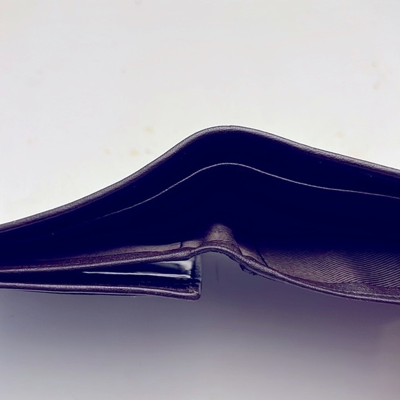 Stone Mountain Genuine Leather Men’s Tri Fold Wallet - Picture 7 of 8